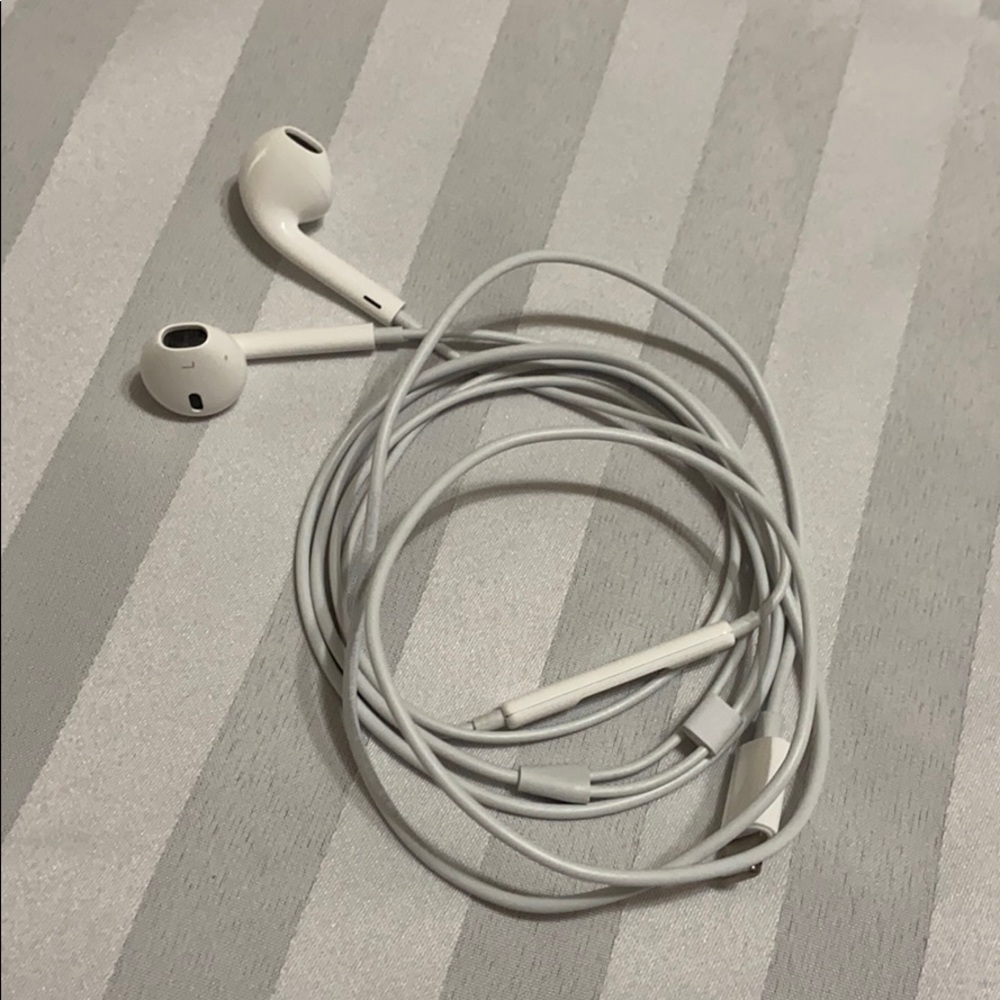 Apple EarPods - New without the package